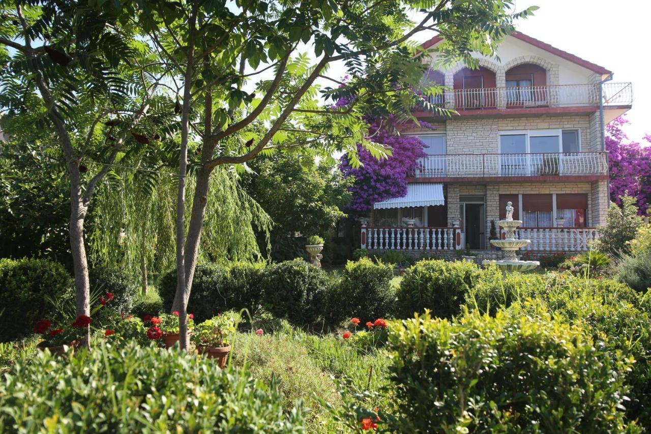 Apartment Michelle Бибине Екстериор снимка