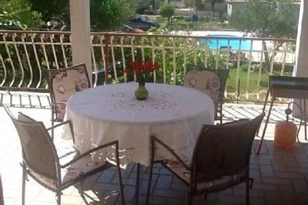 Apartment Michelle Бибине Екстериор снимка